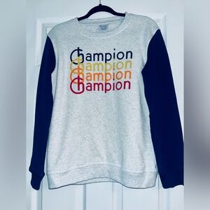 🧡Champion Women's Colorful Logo Sweater. NWOT/Size XL (RUNS small for an XL)